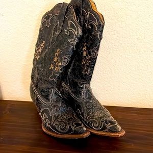 Corral boots. Size 6